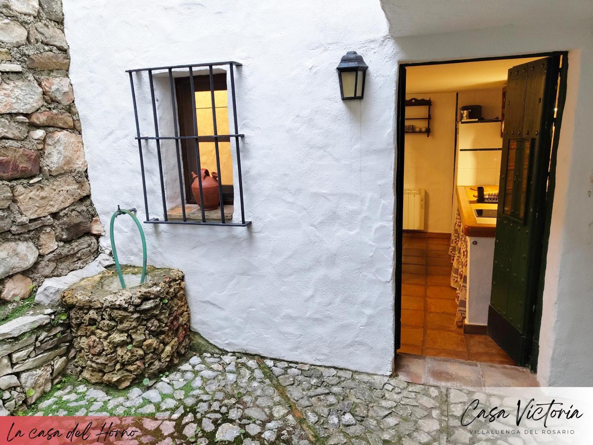 Conjunto Rural Casa Victoria Guest House Villaluenga Del Rosario Luaran gambar