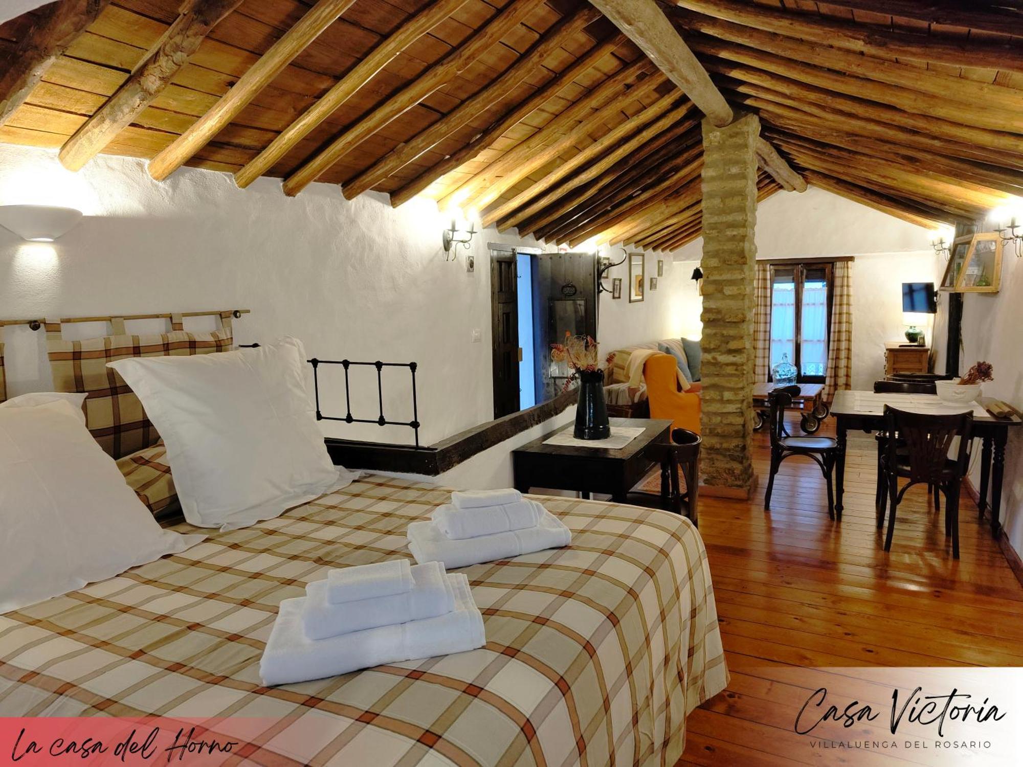 Conjunto Rural Casa Victoria Guest House Villaluenga Del Rosario Luaran gambar