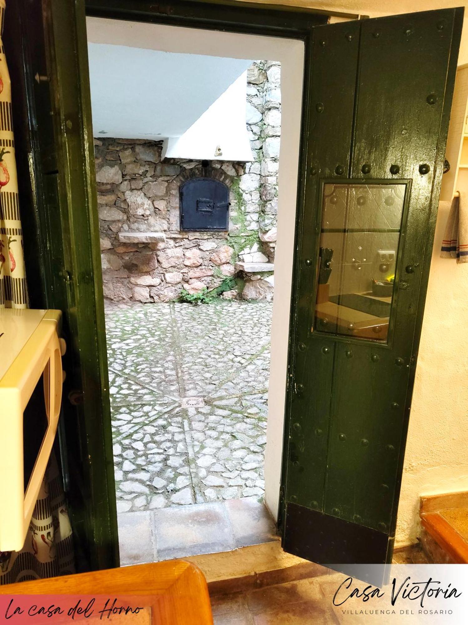 Conjunto Rural Casa Victoria Guest House Villaluenga Del Rosario Luaran gambar