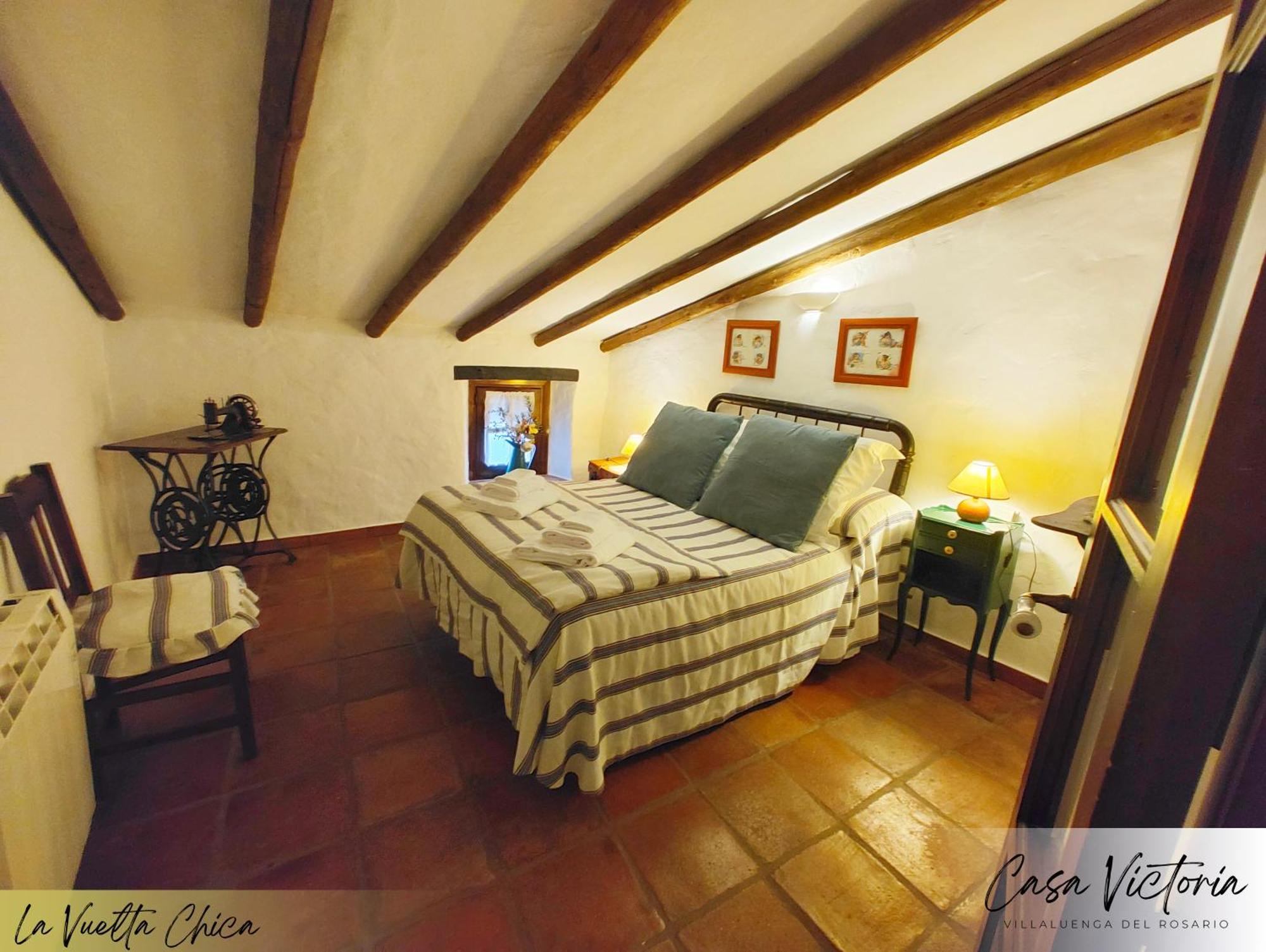 Conjunto Rural Casa Victoria Guest House Villaluenga Del Rosario Luaran gambar