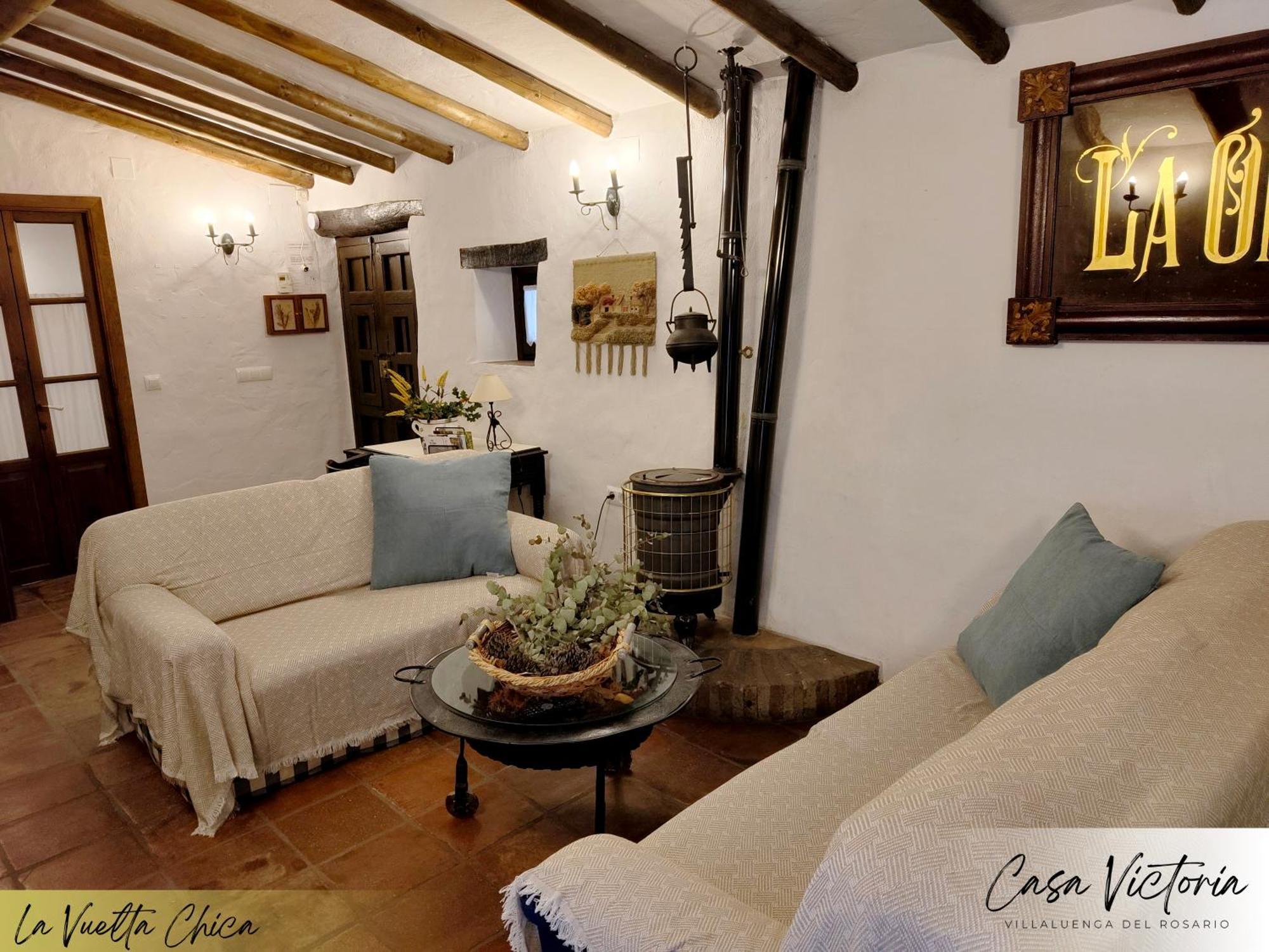 Conjunto Rural Casa Victoria Guest House Villaluenga Del Rosario Luaran gambar