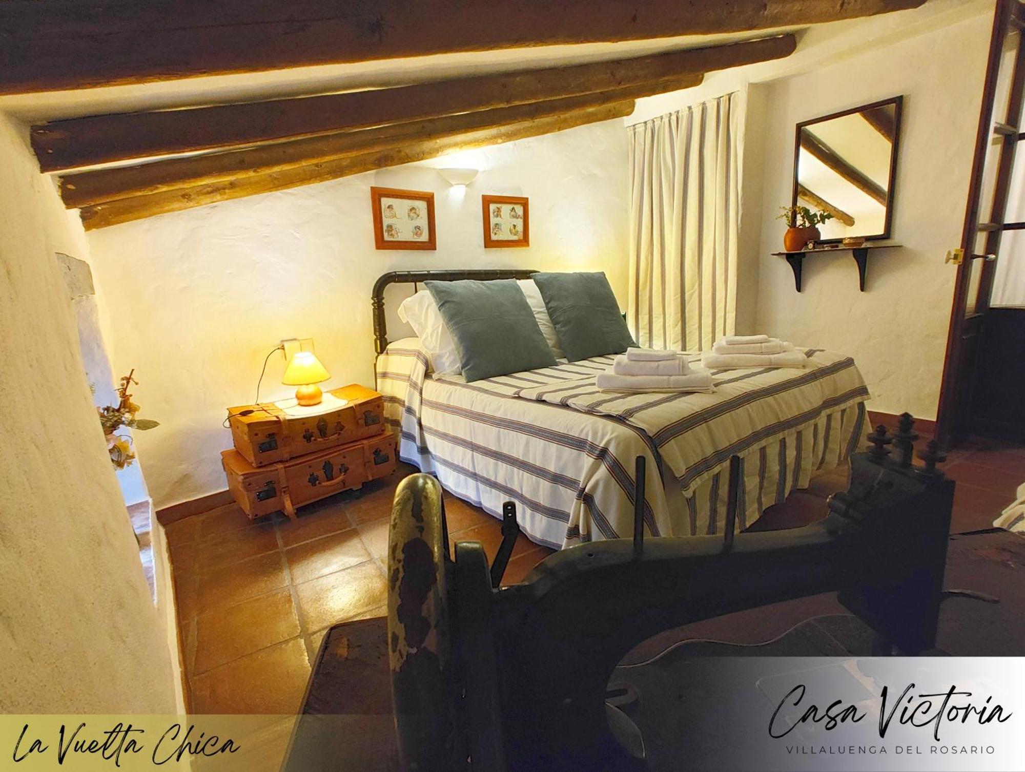 Conjunto Rural Casa Victoria Guest House Villaluenga Del Rosario Luaran gambar