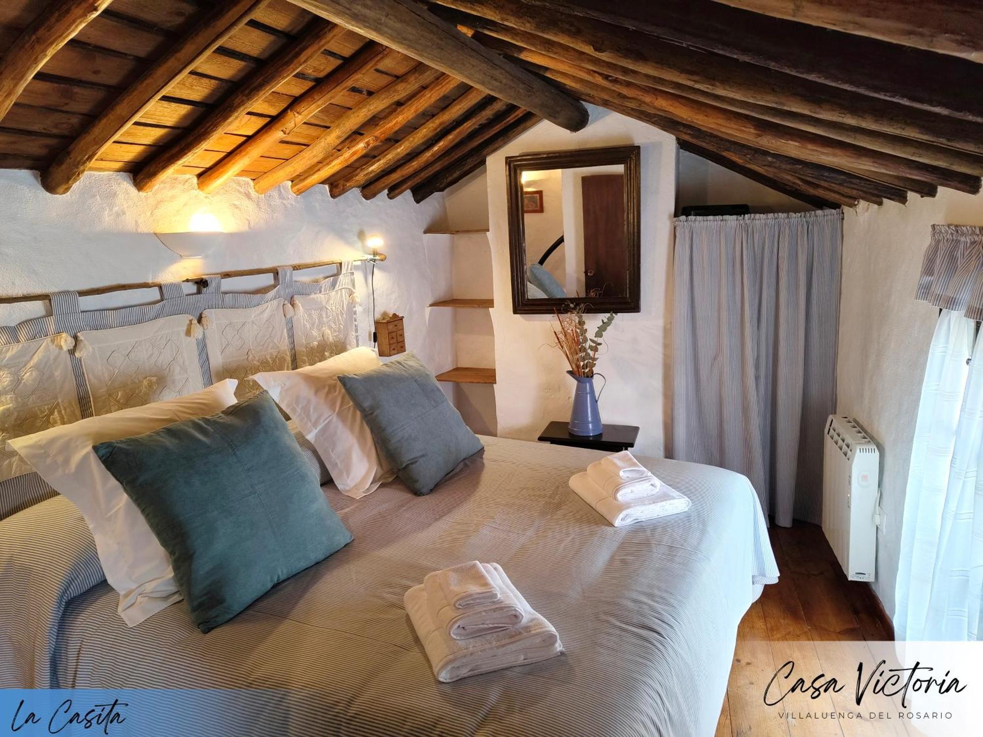 Conjunto Rural Casa Victoria Guest House Villaluenga Del Rosario Luaran gambar