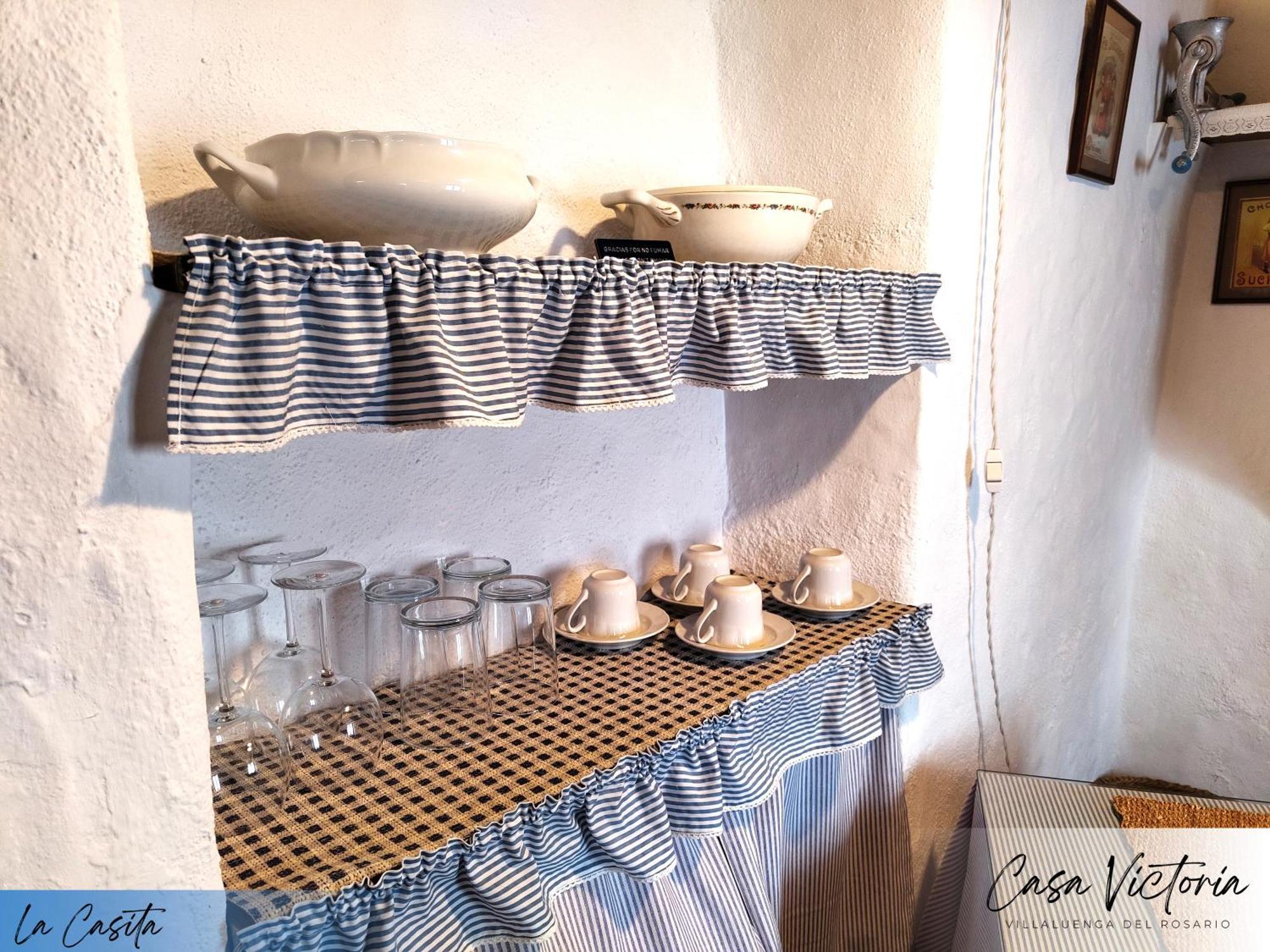 Conjunto Rural Casa Victoria Guest House Villaluenga Del Rosario Luaran gambar